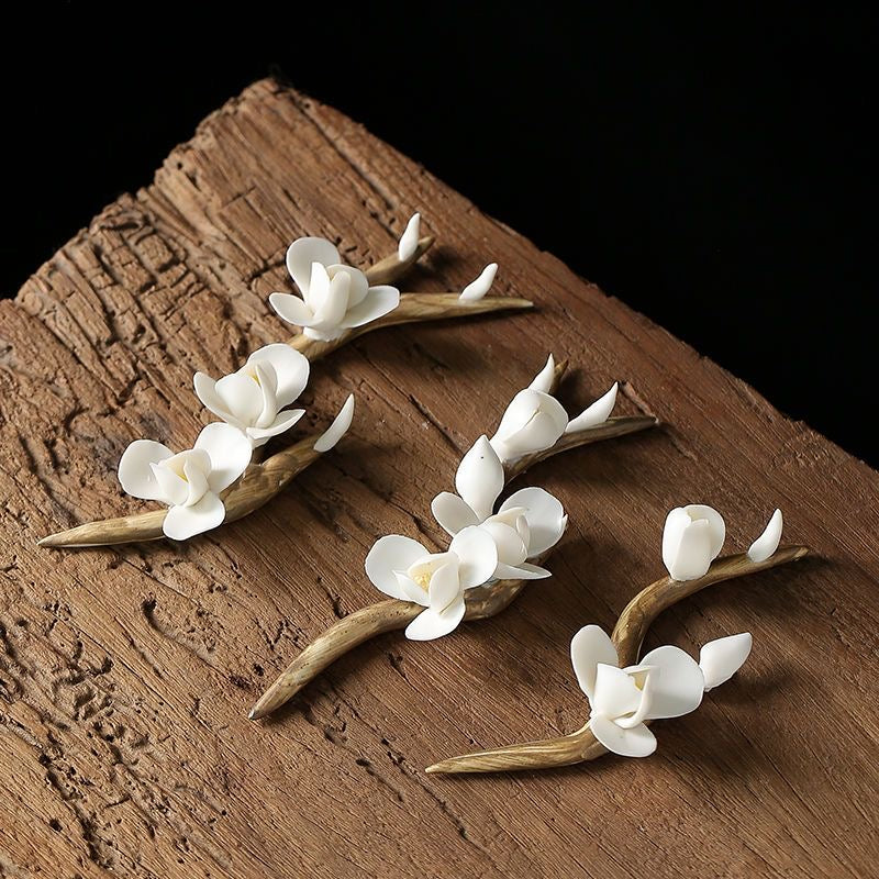 Hand-kneaded flower tea pet ceramics hand-made wintersweet branch plum blossom ornament