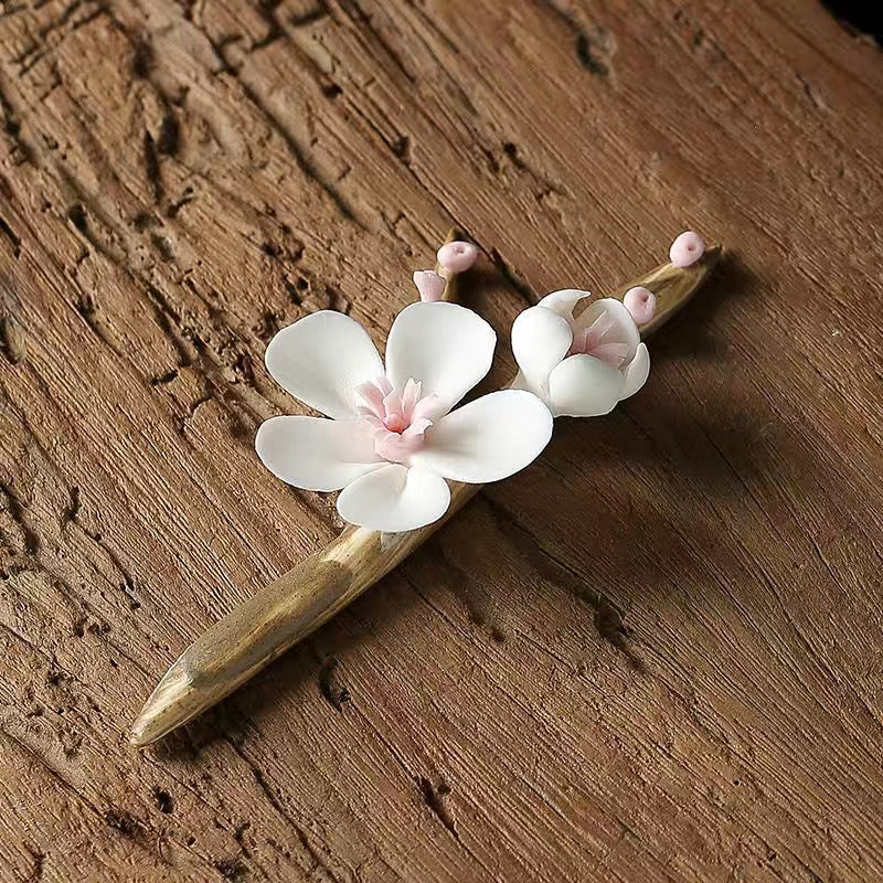 Hand-kneaded flower tea pet ceramics hand-made wintersweet branch plum blossom ornament