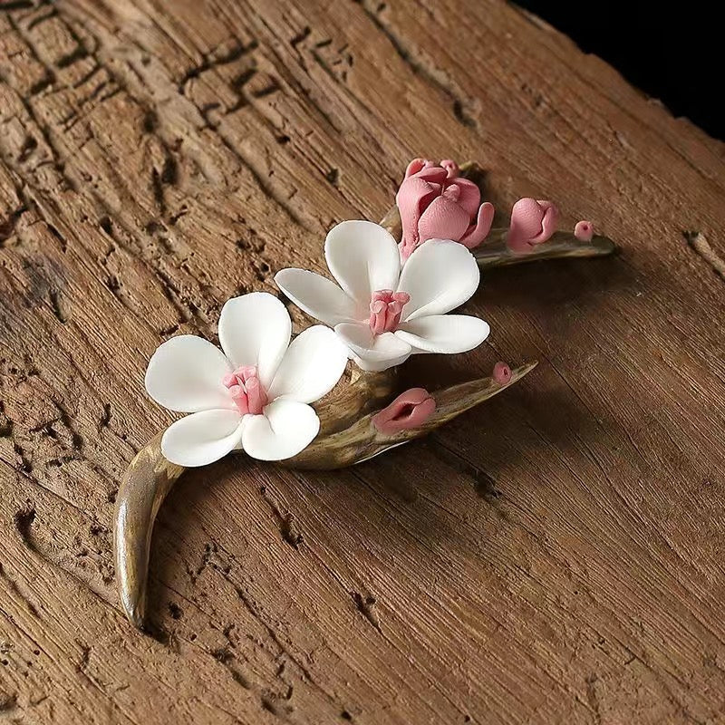 Hand-kneaded flower tea pet ceramics hand-made wintersweet branch plum blossom ornament