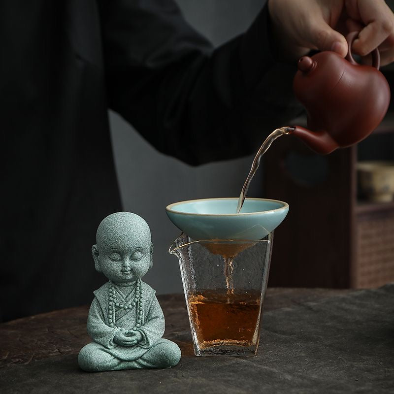 Creative Ru kiln tea pet green sandstone little monk filter decoration Tea pet