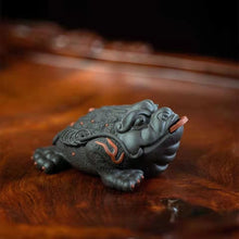 Load image into Gallery viewer, Yixing Purpal Clay Lucky Golden Toad Tea Pet
