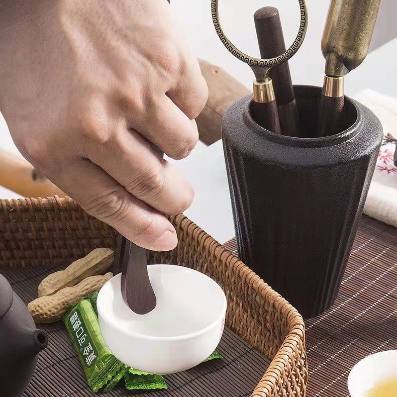 Six Gentlemen Tea Set Tools