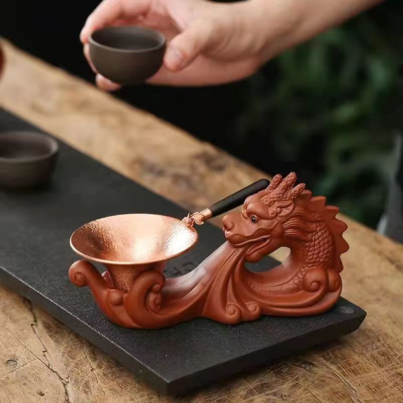 Purple sand dragon king spitting water modeling tea pet decoration (single)