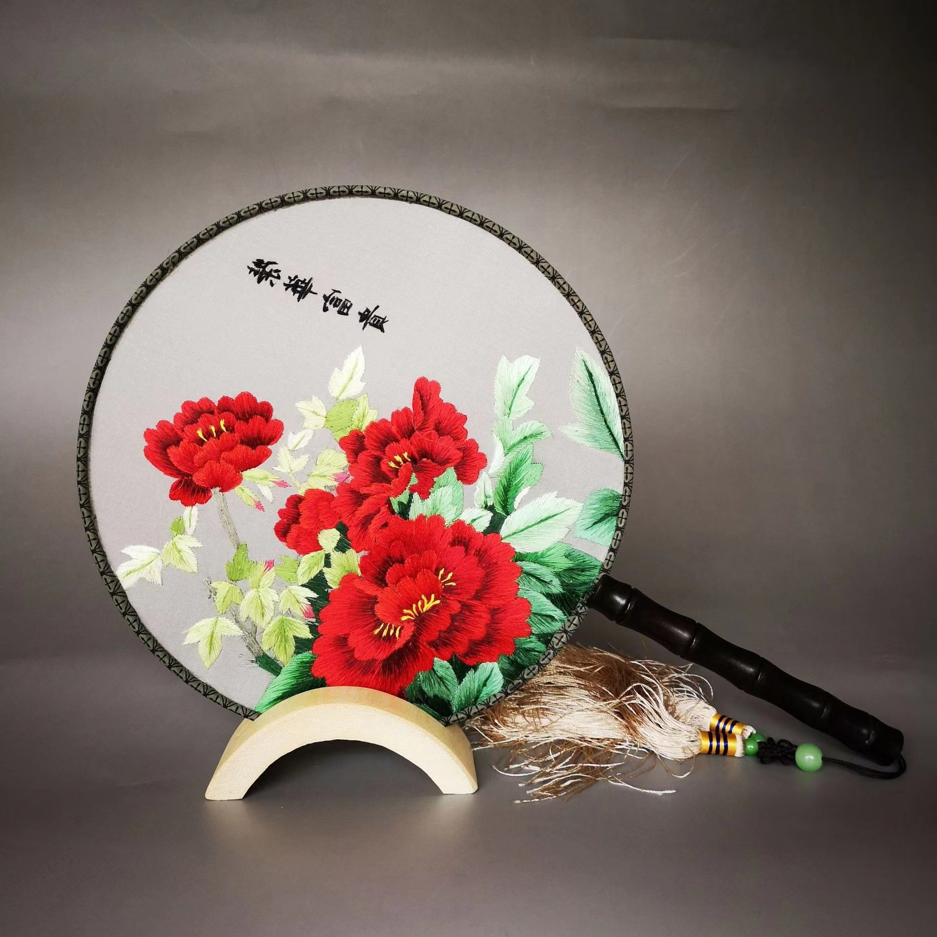 Su embroidery fan hand embroidery double-sided embroidery silk fan hand embroidery palace fan