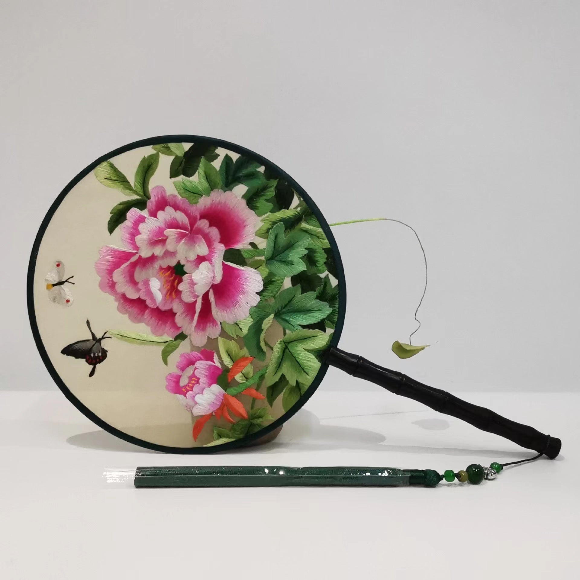 Su embroidery fan hand embroidery double-sided embroidery silk fan hand embroidery palace fan