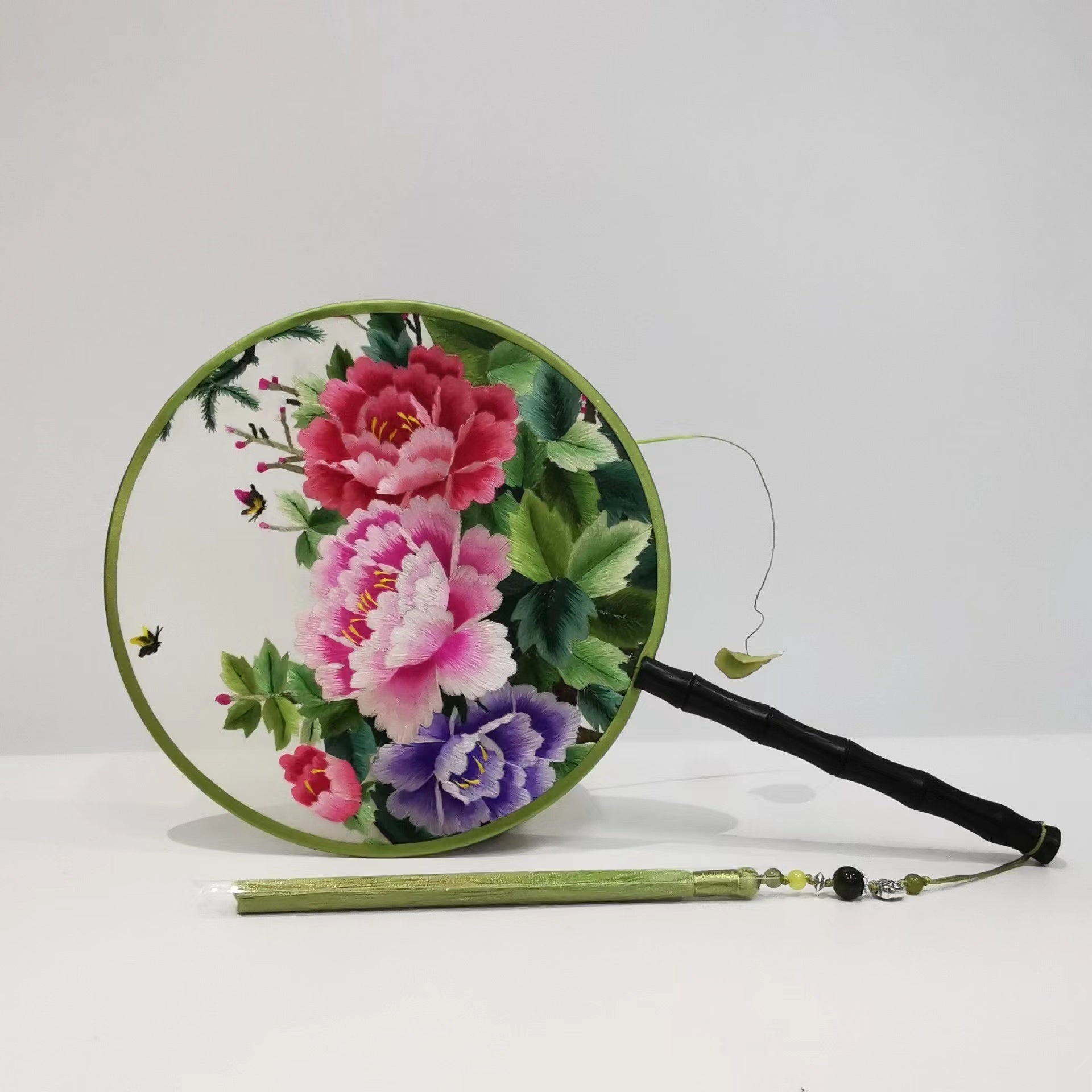 Su embroidery fan hand embroidery double-sided embroidery silk fan hand embroidery palace fan