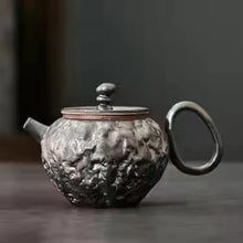 Load image into Gallery viewer, Pure handmade wood-fired iron-fired kiln-fired antique rust glaze kung fu teapot
