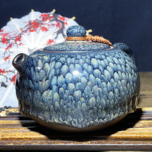 Load image into Gallery viewer, Master Collection--Grey partridge Teapot  (M253)
