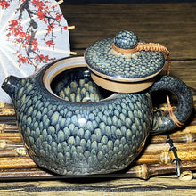 Load image into Gallery viewer, Master Collection--Grey partridge Teapot  (M253)
