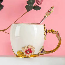 Load image into Gallery viewer, Daisy enamel Tea cup
