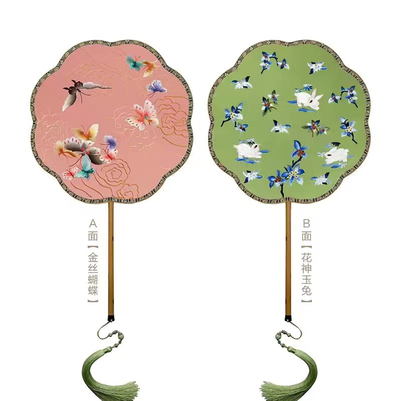 Double-sided silk fan with Su embroidery