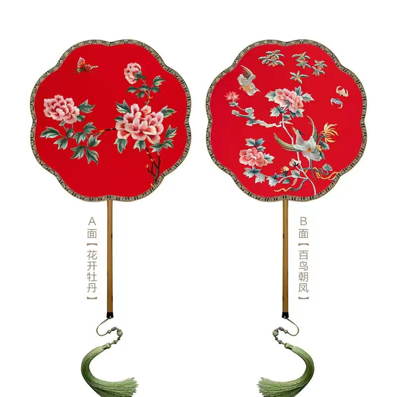 Double-sided silk fan with Su embroidery