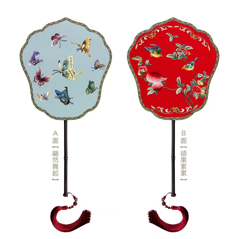 Double-sided silk fan with Su embroidery