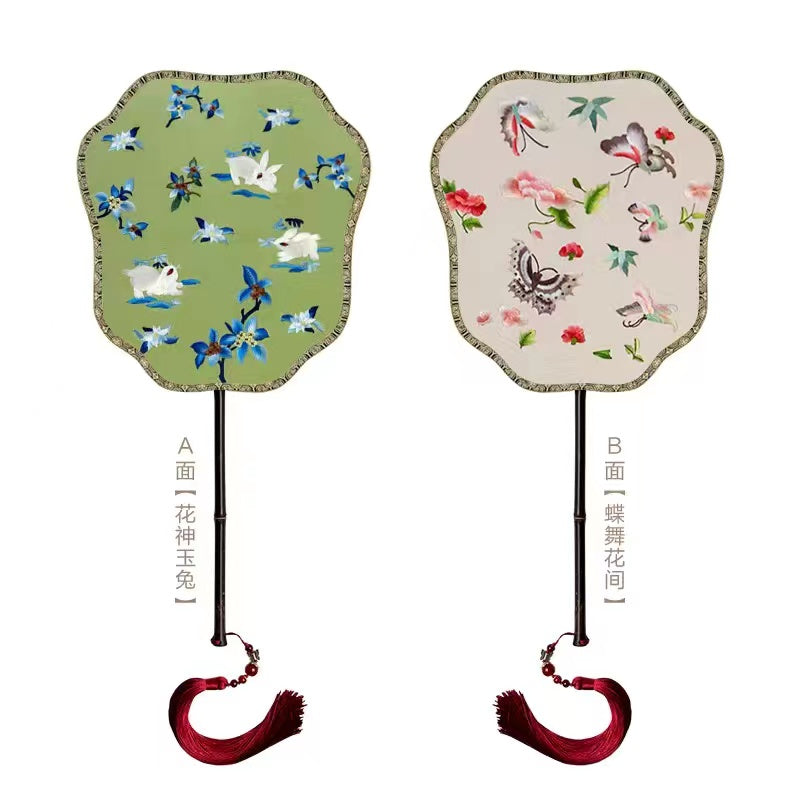 Double-sided silk fan with Su embroidery