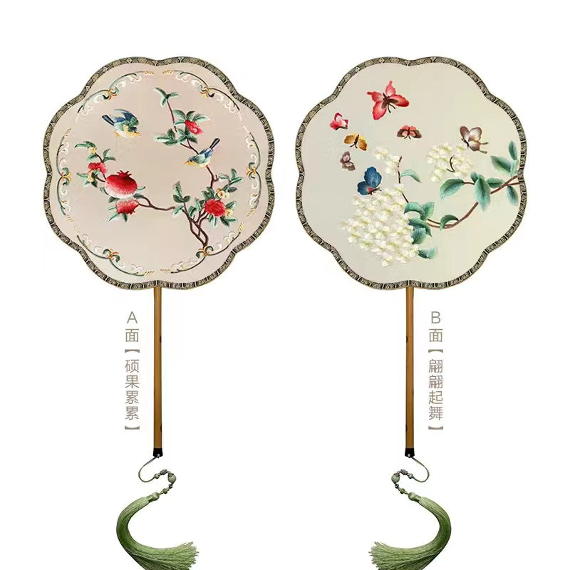 Double-sided silk fan with Su embroidery