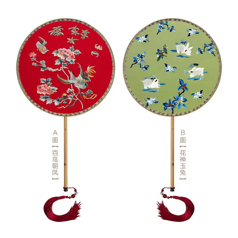 Double-sided silk fan with Su embroidery