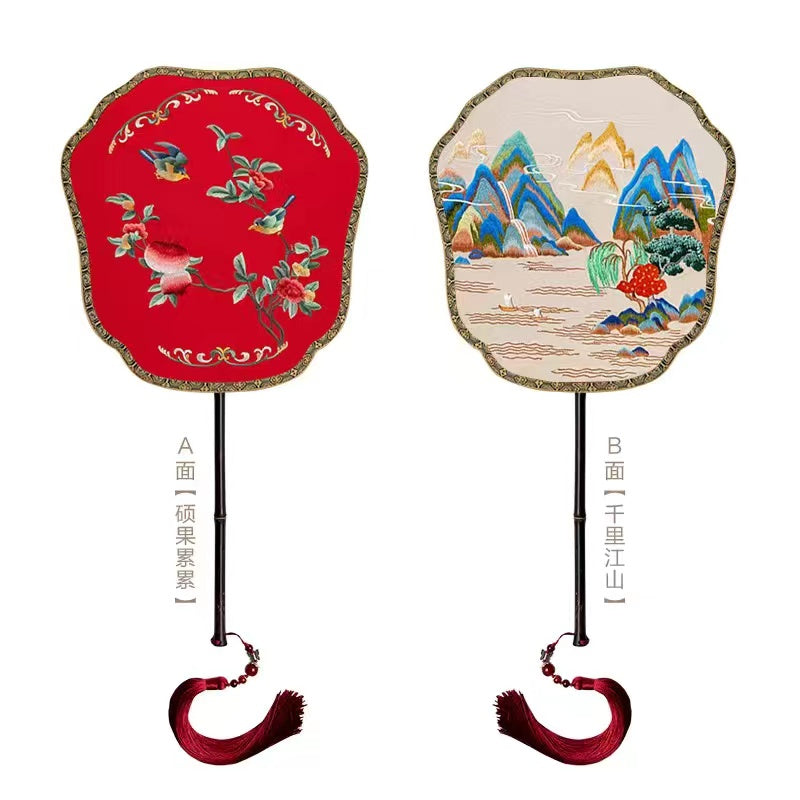 Double-sided silk fan with Su embroidery