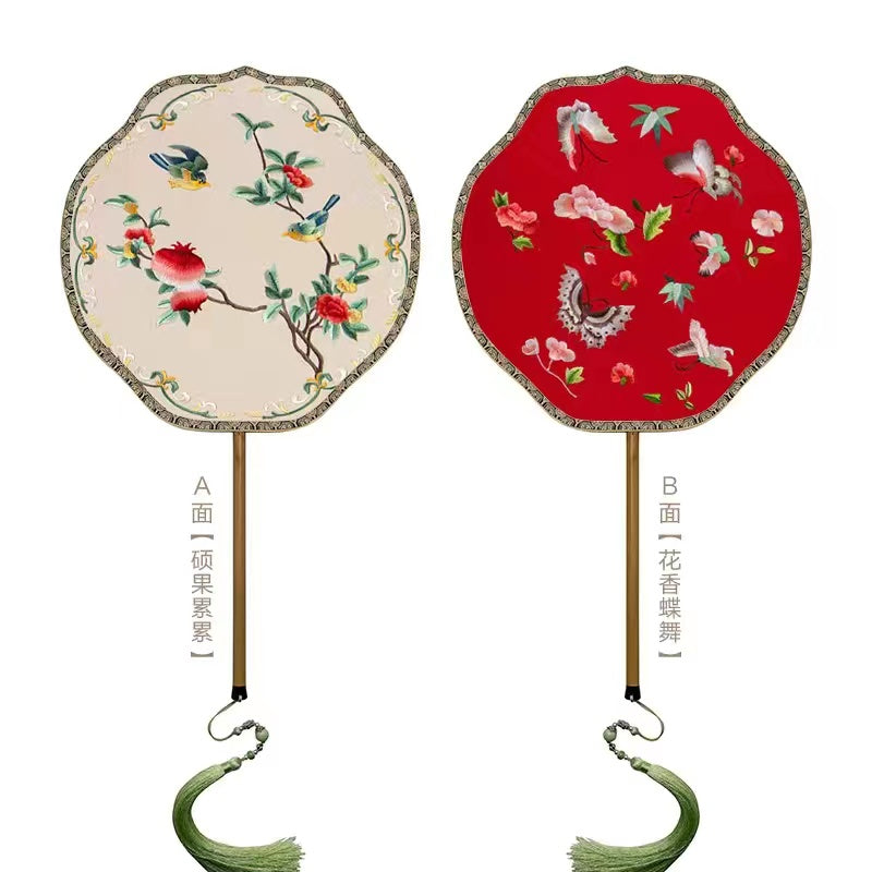 Double-sided silk fan with Su embroidery