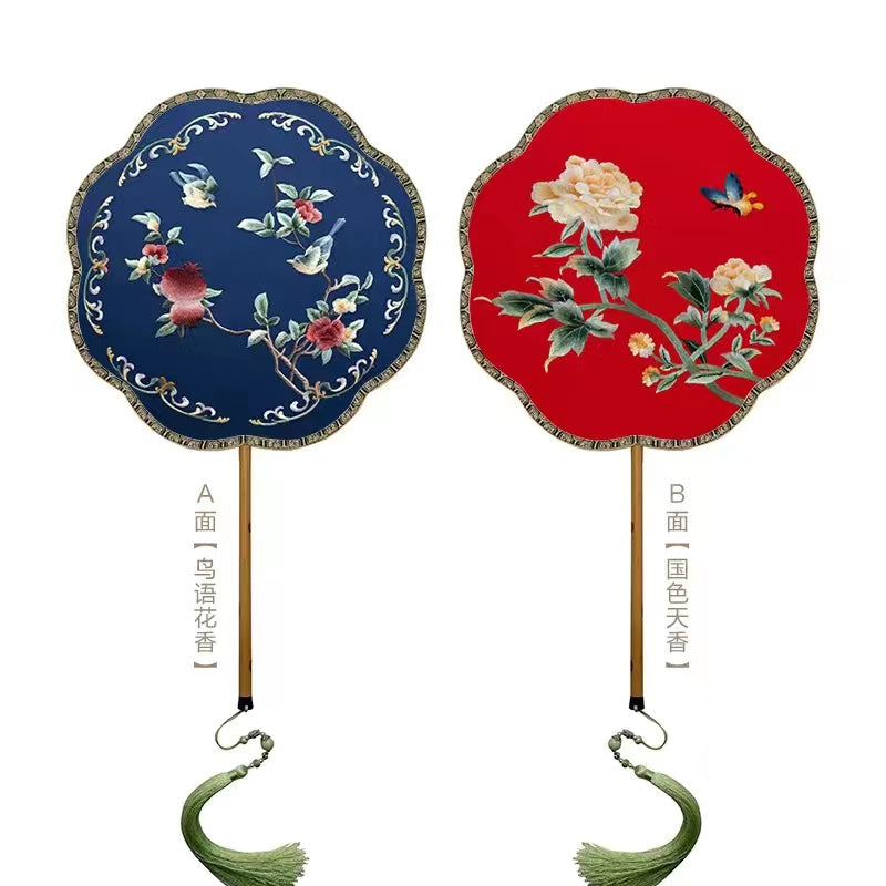 Double-sided silk fan with Su embroidery