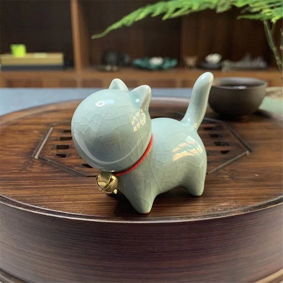 High end tail raising cute cat ornaments