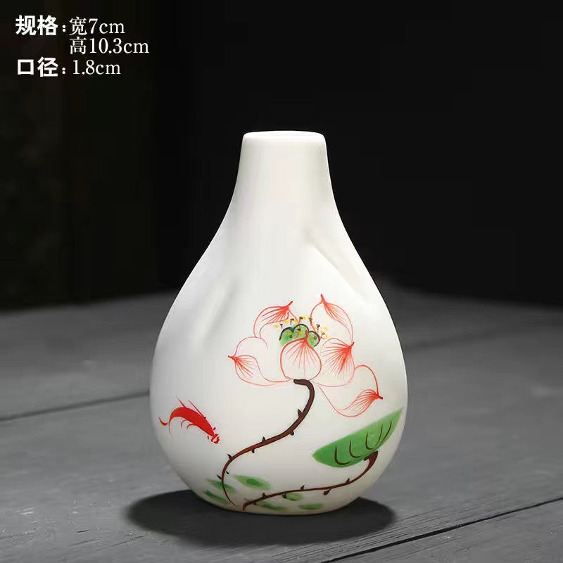 Hand-painted ceramic vase--Height 9-12cm