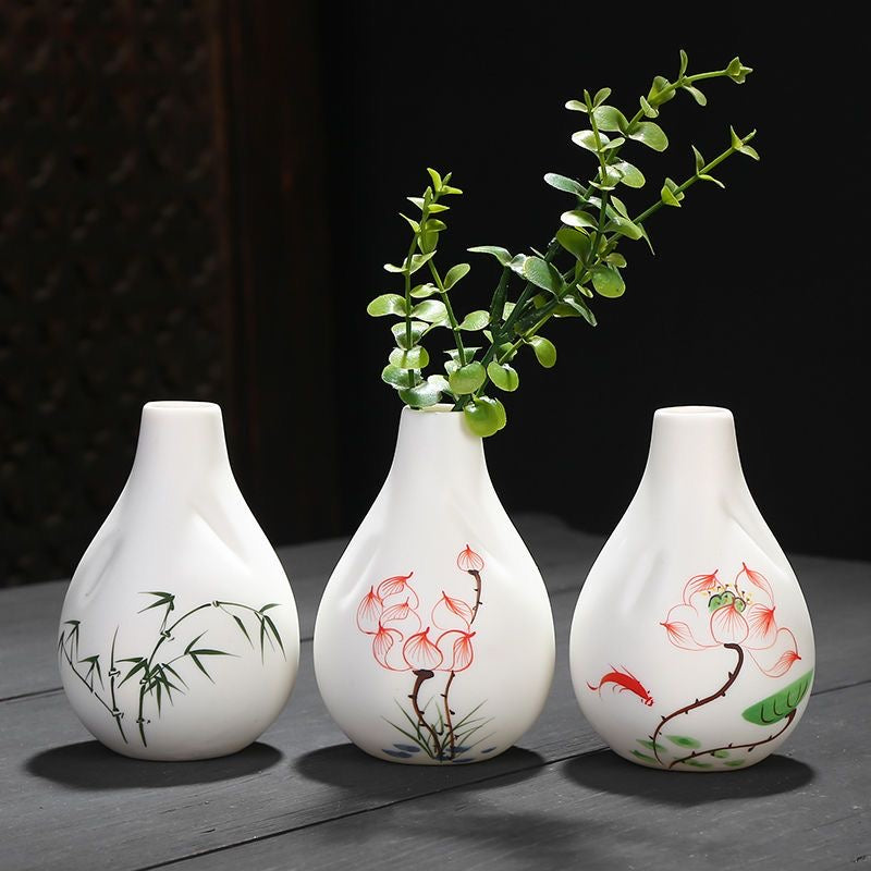 Hand-painted ceramic vase--Height 9-12cm