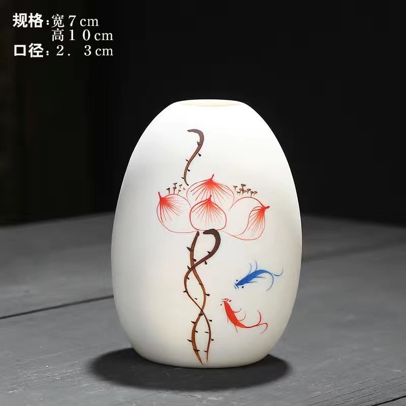 Hand-painted ceramic vase--Height 9-12cm