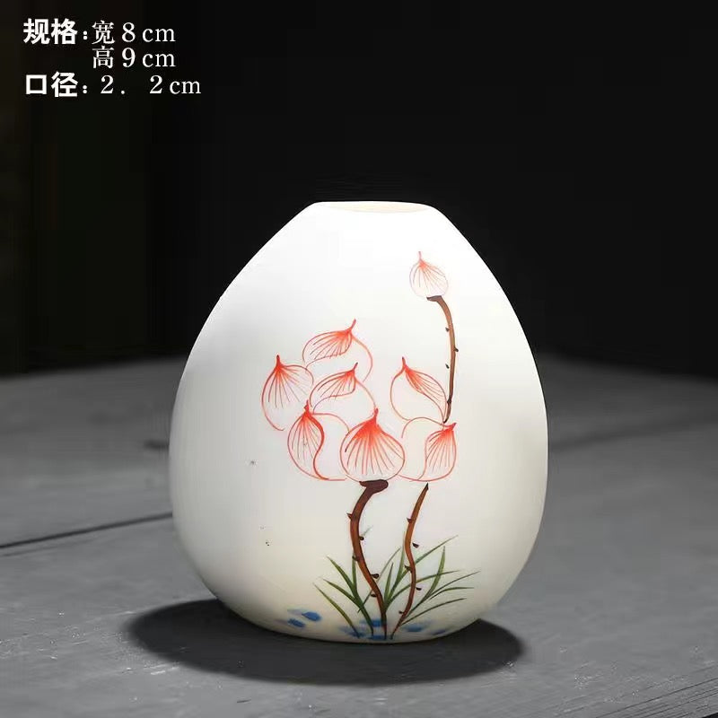 Hand-painted ceramic vase--Height 9-12cm