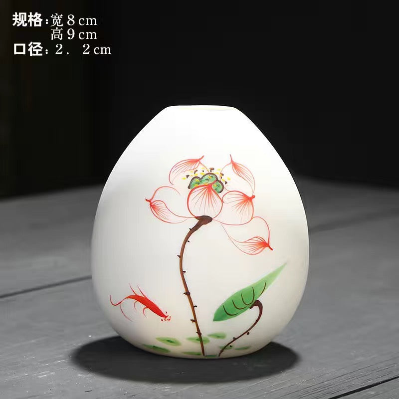 Hand-painted ceramic vase--Height 9-12cm