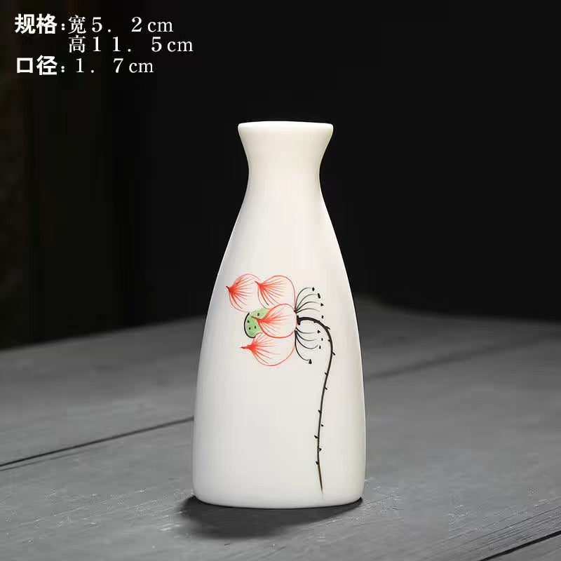 Hand-painted ceramic vase--Height 9-12cm