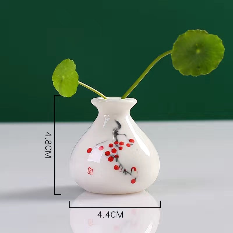 Ceramic mini vase-Height 4.8cm