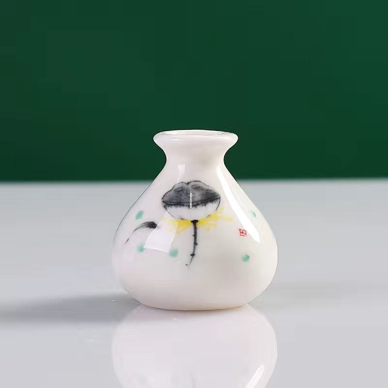 Ceramic mini vase-Height 4.8cm