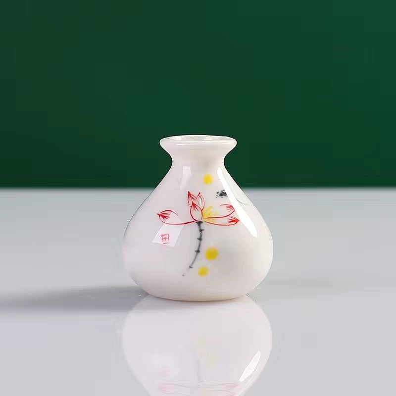 Ceramic mini vase-Height 4.8cm