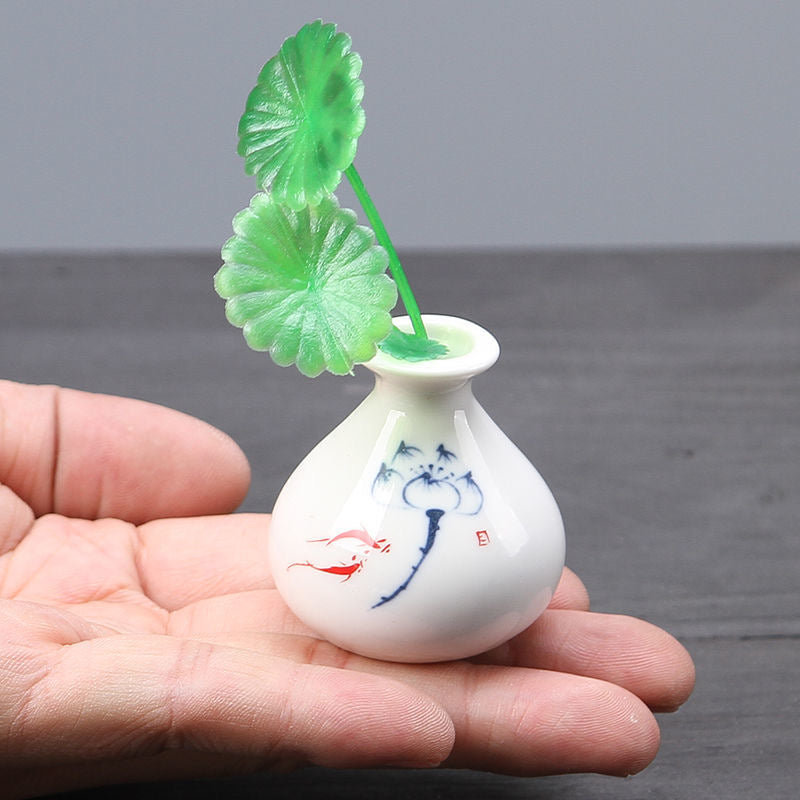 Ceramic mini vase-Height 4.8cm