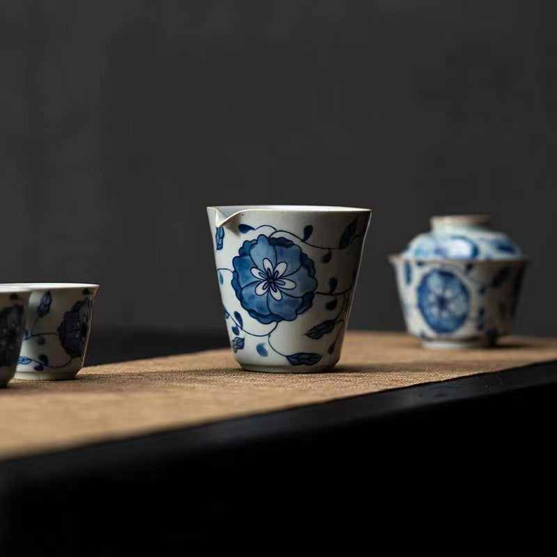 Blue and white justice cup antique rough pottery tea ceremony