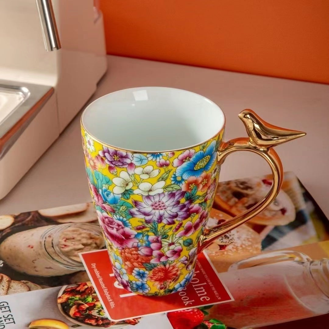 Jingdezhen ceramic mug enamelled and painted gold mug