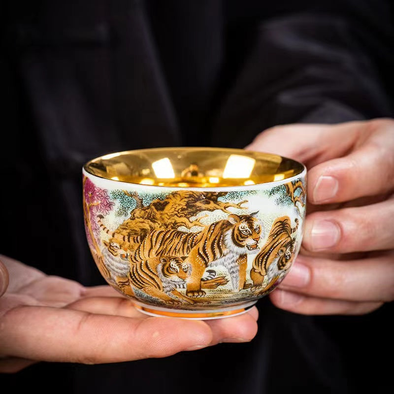 Master Collection----  Hand-painted tiger Gilt Teacup (M450)