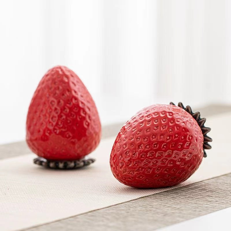 Mini Ceramic Simulated Strawberry Tea jar