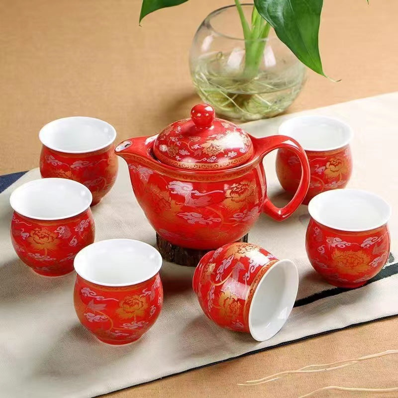 Ceramic set of teacups and teapots