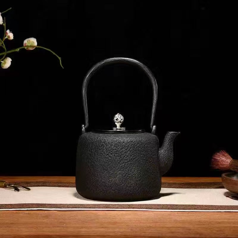 Purely handmade embossed old iron kettle