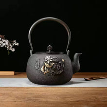 Load image into Gallery viewer, Purely handmade embossed old iron kettle
