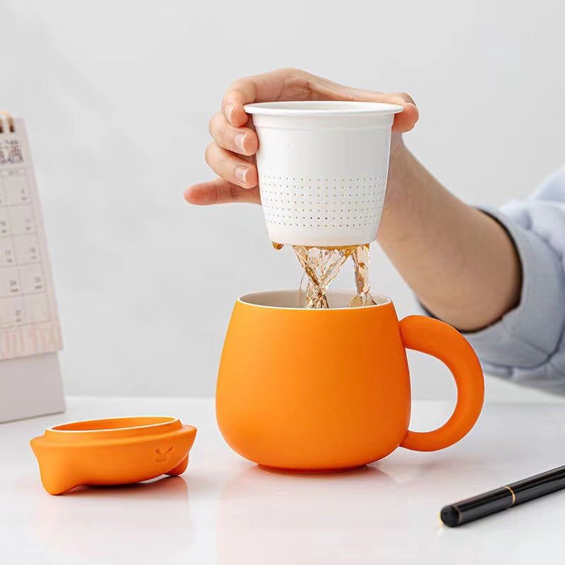 Creative mug with tea separation