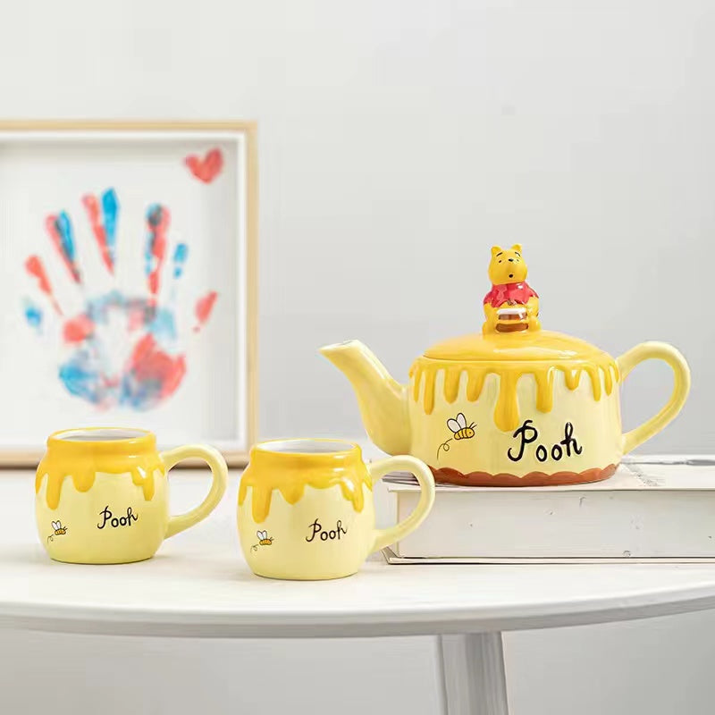 Pooh Bear teapot set Mary Cat Tom Cat a pot of two cups