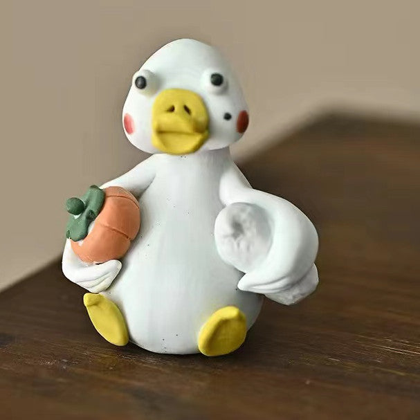 Jingdezhen hand-kneaded ceramic duck small ornaments tea pet